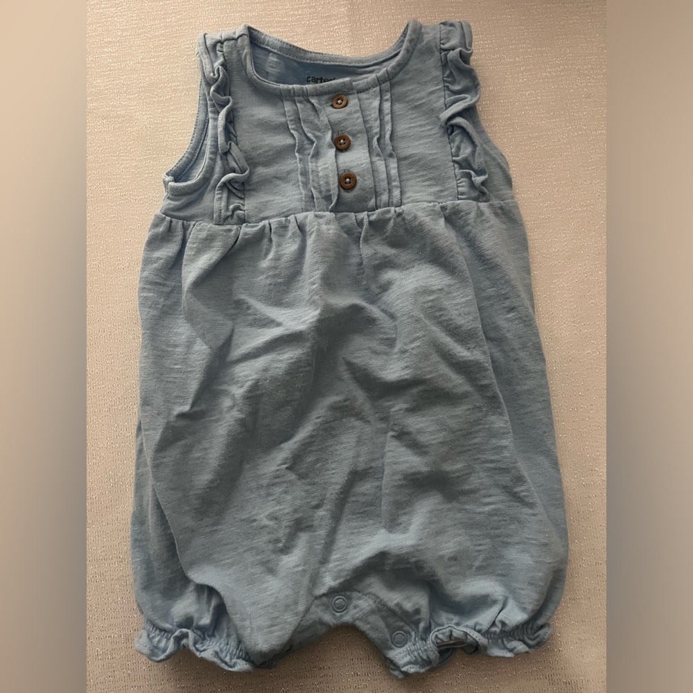 Carters 9M Romper. Excellent Condition.